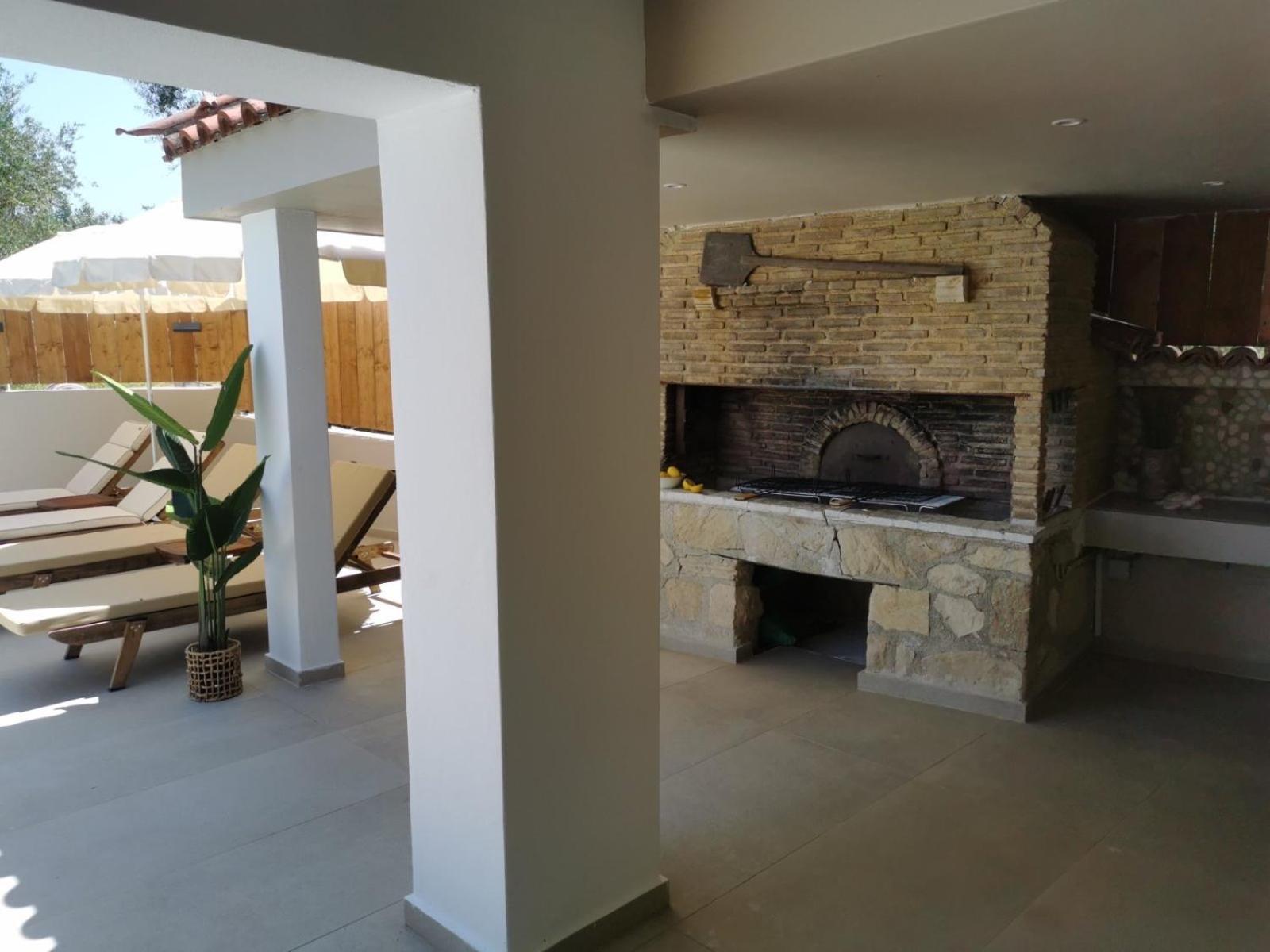 Galadriel Villa With Private Pool & Jacuzzi Kato Yerakarion 外观 照片